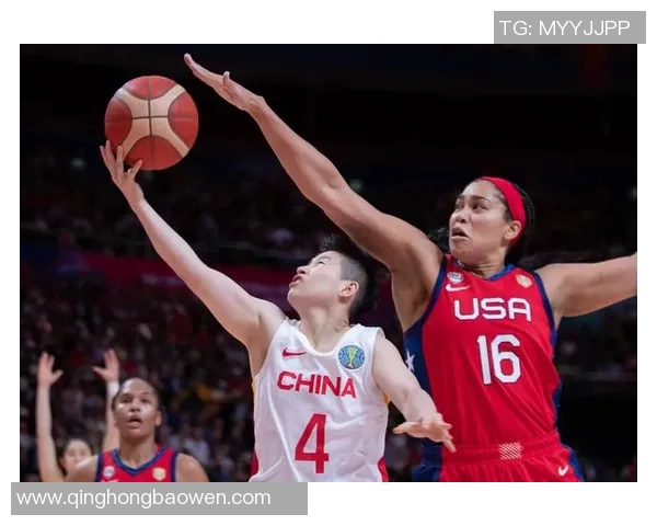 女篮拉脱维亚与俄罗斯激战正酣争夺欧洲篮球赛决赛资格