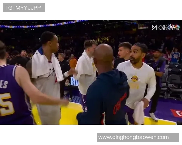 湖人对决快船激战正酣球迷期待的洛城德比即将上演